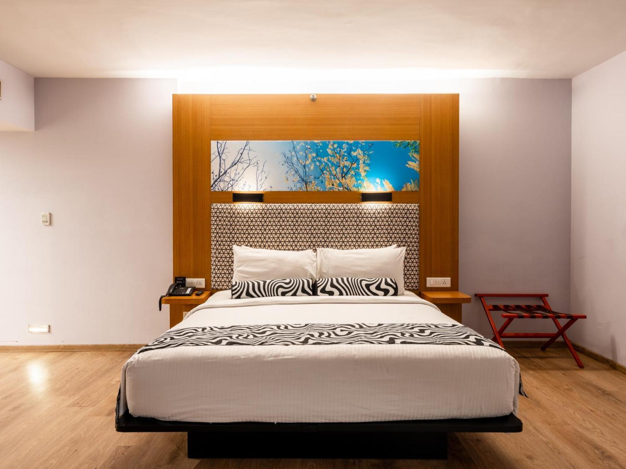 Sunday Hotel Chandigarh Zirakpur Kültér fotó