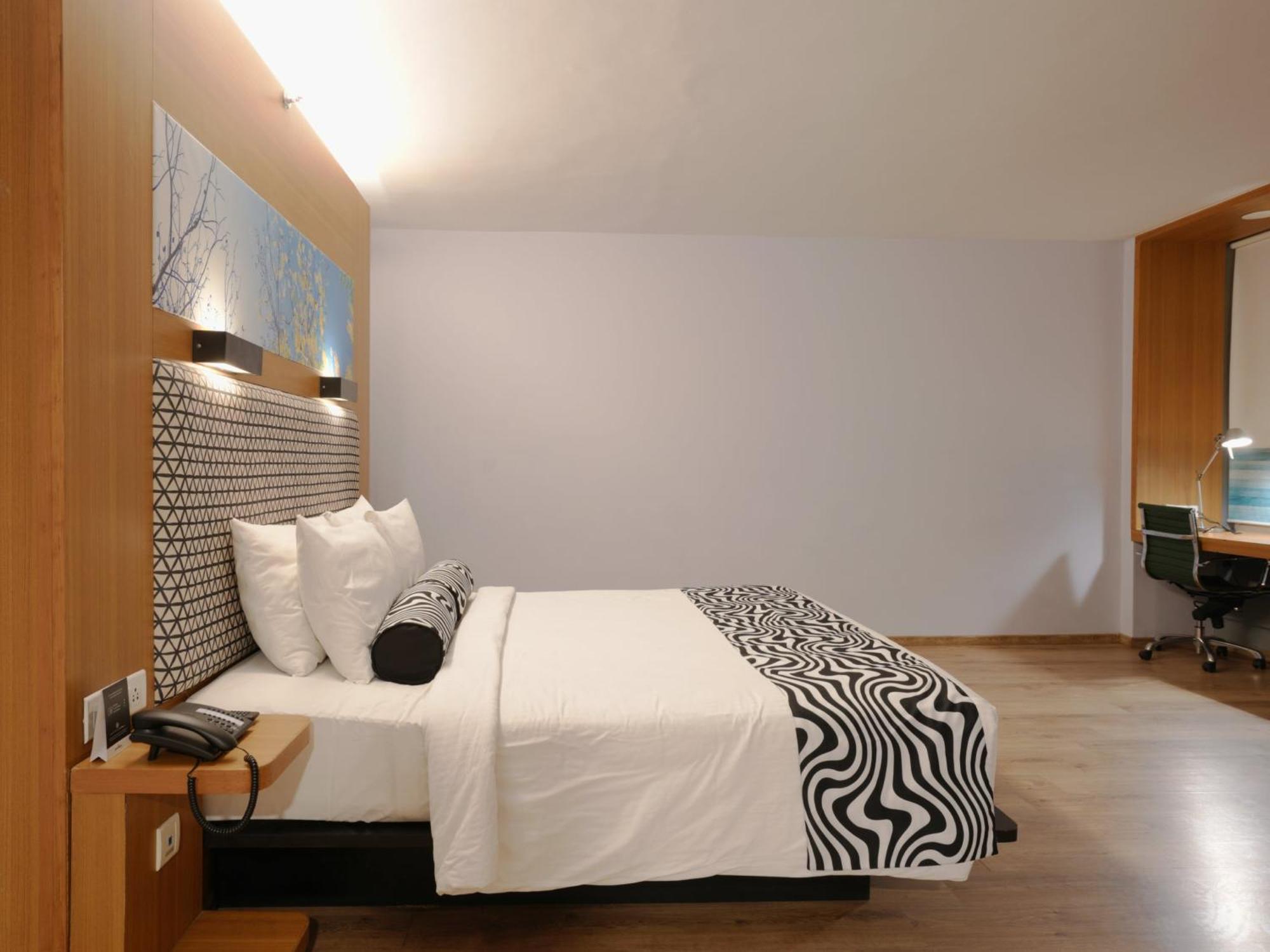 Sunday Hotel Chandigarh Zirakpur Kültér fotó
