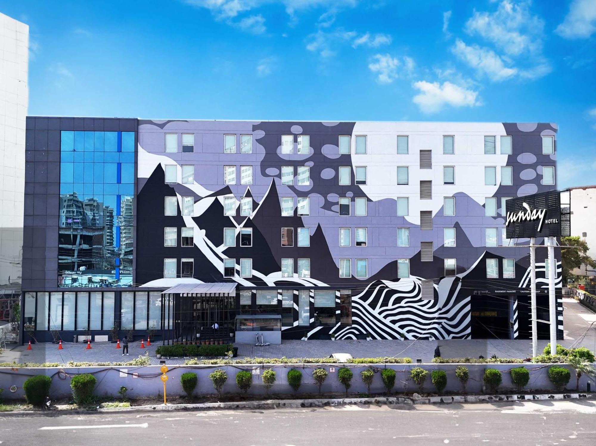 Sunday Hotel Chandigarh Zirakpur Kültér fotó