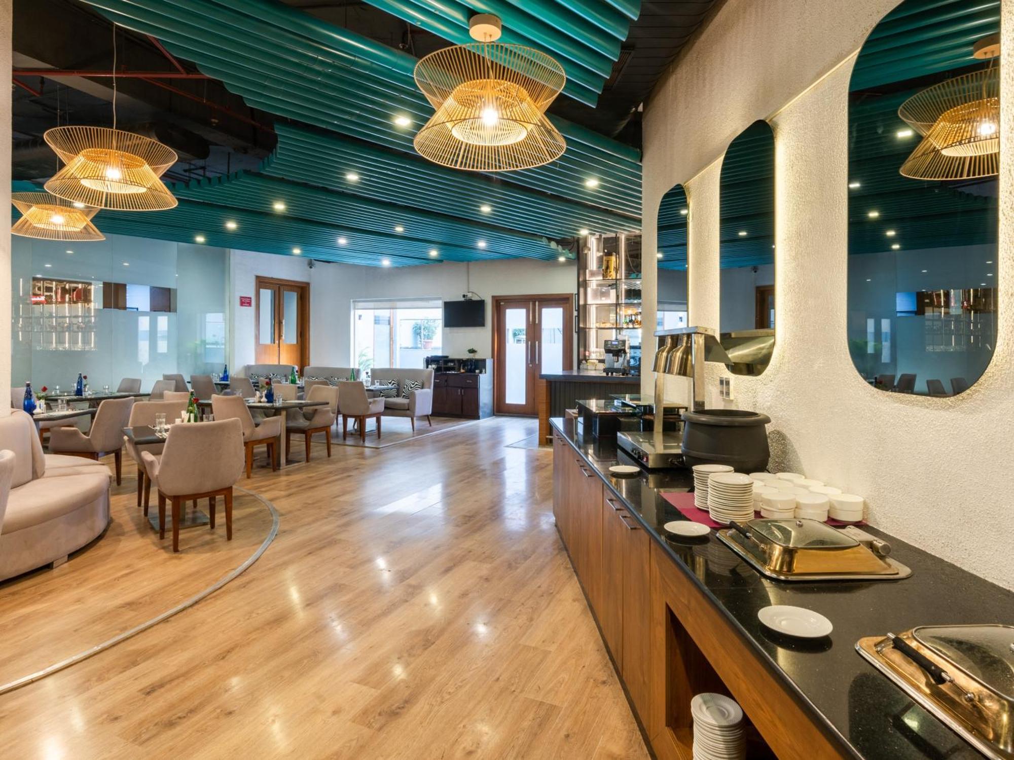 Sunday Hotel Chandigarh Zirakpur Kültér fotó