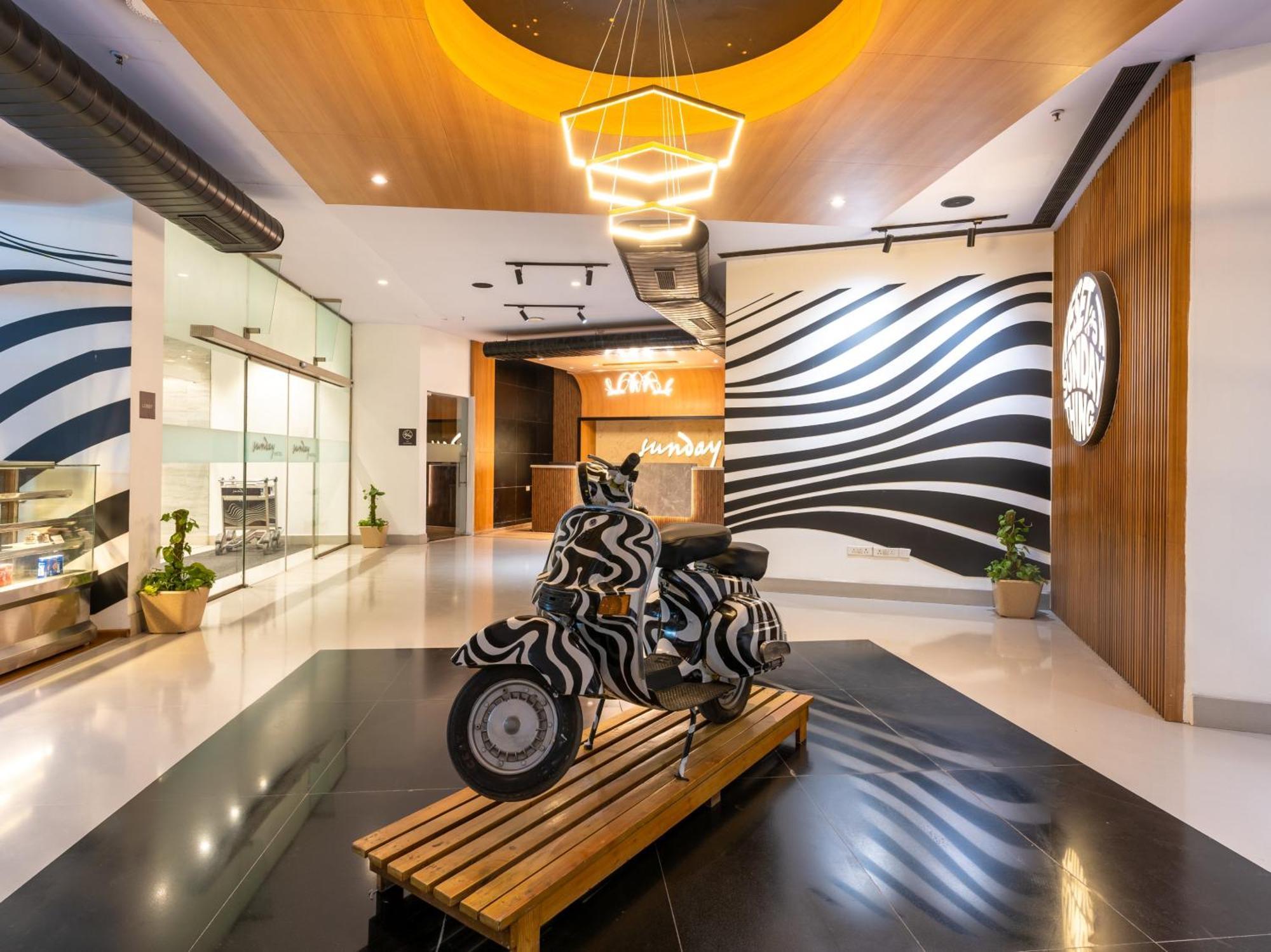 Sunday Hotel Chandigarh Zirakpur Kültér fotó